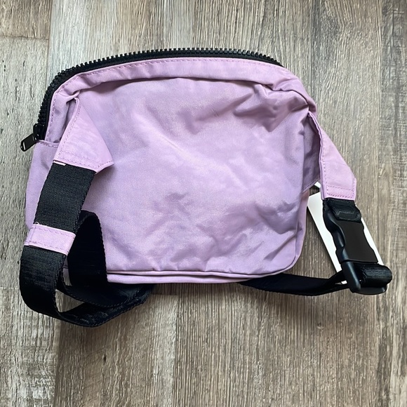 Baggu Medium Nylon fanny Bag, Lavendar - Picture 6 of 8